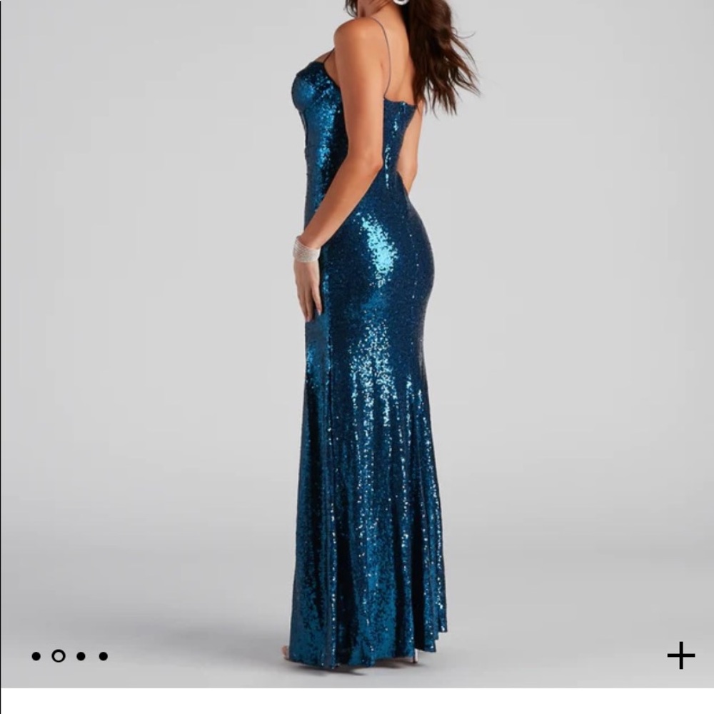Beautiful Windsor Prom Dress - Picture 3 of 8